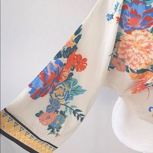 FLYING TOMATO White Floral Print Top Small NWT